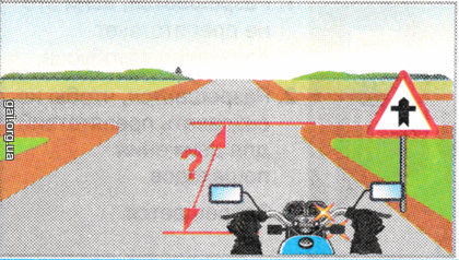 На каком минимальном расстоянии до начала поворота вне населенного пункта должен быть подан предупреждающий сигнал?