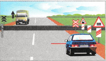 Водитель какого транспортного средства нарушил Правила при стоянке на этом участке дороги?