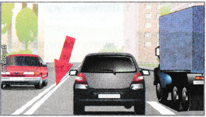 Какое количество полос для движения транспортных средств в обоих направлениях имеет участок дороги при наличии изображенной дорожной разметки?