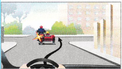 Об’їзд мотоцикла в напрямку, вказаному стрілкою на зображеному перехресті: