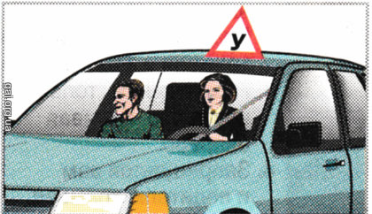 Хто з осіб, зображених на рисунку, є водієм?