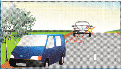 Разрешается ли в этом случае водителю легкового автомобиля применить звуковой сигнал для привлечения внимания водителя обгоняемого микроавтобуса?