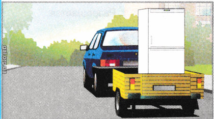 Чи порушує водій легкового автомобіля правила перевезення вантажу?