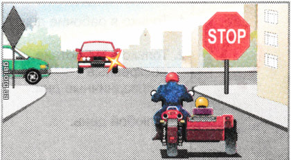 Водитель мотоцикла должен уступить дорогу: