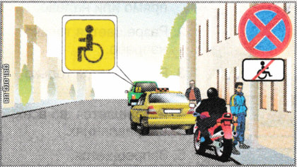 Водитель какого транспортного средства не нарушает требование Правил, остановив его на этом участке дороги для посадки (высадки) пассажира?
