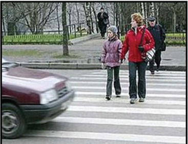 Вы приближаетесь к нерегулируемому пешеходному переходу. Как вы должны поступить в данной ситуации?