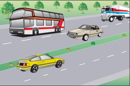 3 якою мінімальною швидкістю дозволяється рух механічних транспортних засобів на автомагістралі?