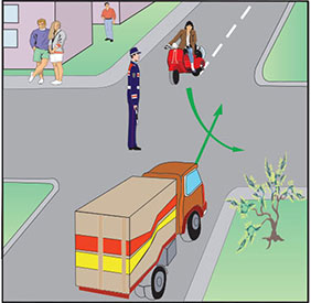 В каком ответе водитель мотоцикла повернул налево в соответствии с Правилами дорожного движения?