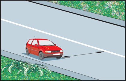 Остановка запрещена, если расстояние между сплошной белой линией разметки и остановившимся транспортным средством составляет: