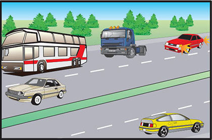 На дорогах, имеющих две и более полос для движения в одном направлении, выезд с правых полос: