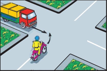 Водій якого транспортного засобу повинен дати дорогу?