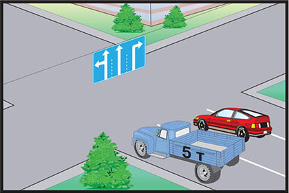В каких направлениях разрешается движение легкового и грузового автомобиля с разрешённой максимальной массой 5 т?