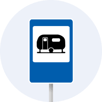 Місце стоянки причепів у кемпінгу